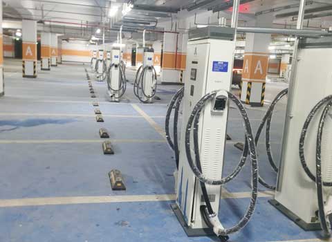 光伏储能充电桩助力绿色出行