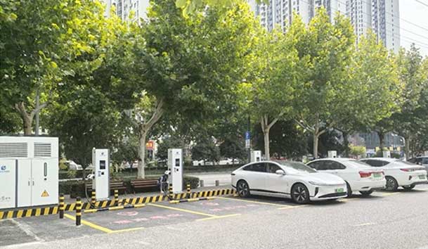 宜昌首批全液冷超充站投入运营，诸侯快讯助力高质量充电基础设施建设